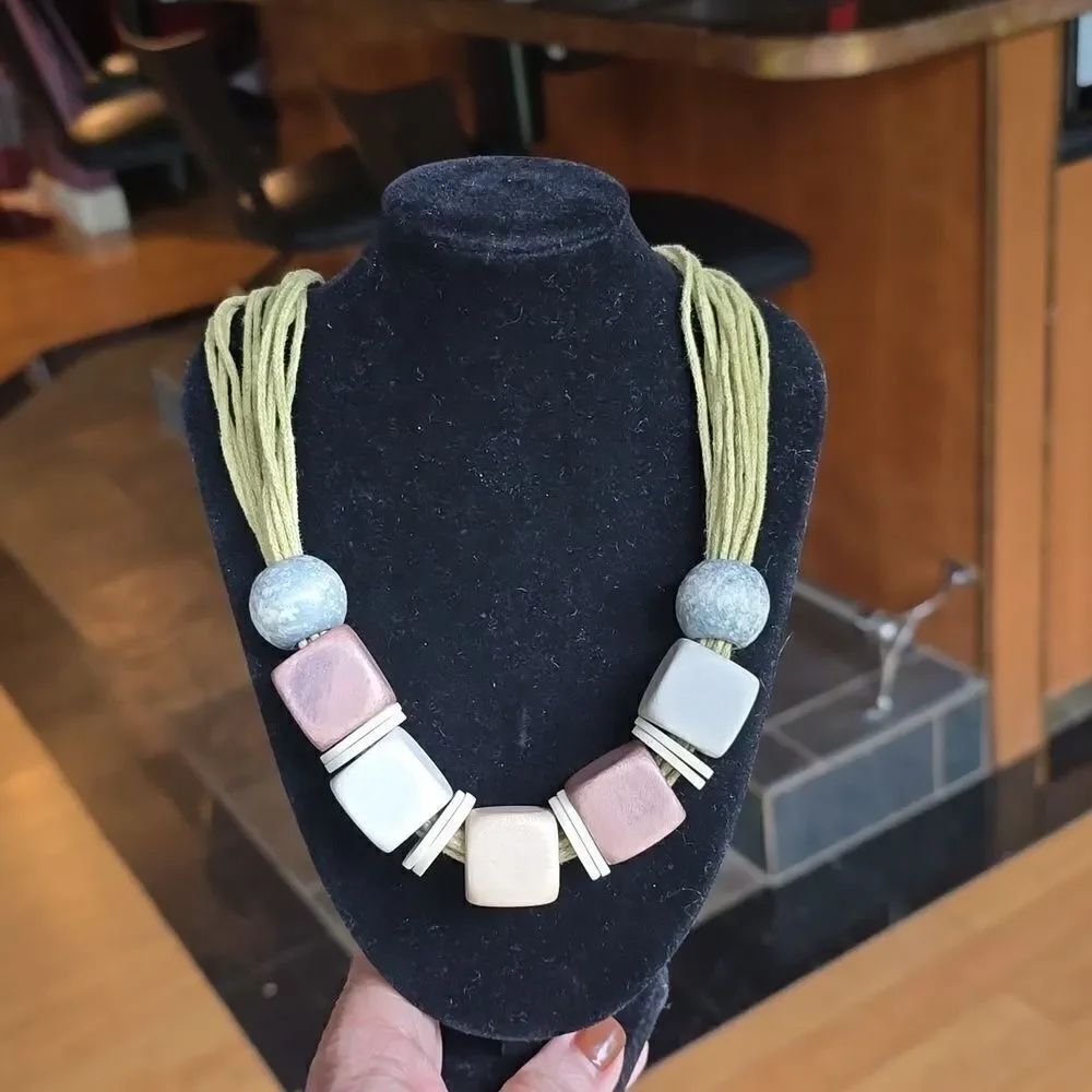Necklace Wooden, NWOT!